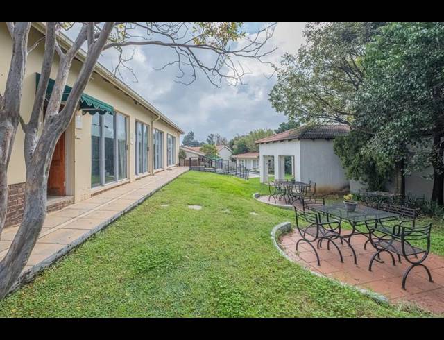 BUSINESS FOR SALE IN HYDE PARK